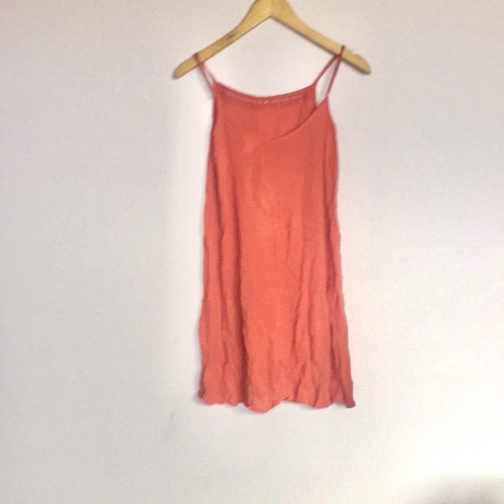 DEEP ROSE FLOWY DRESS - Picture 2 of 2